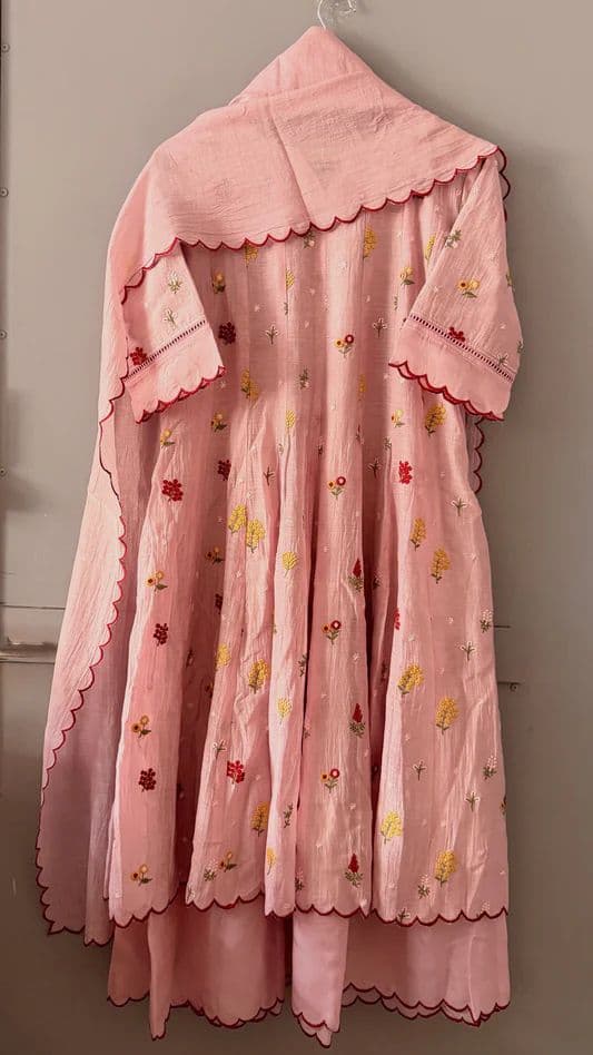 Salwar suit — back
